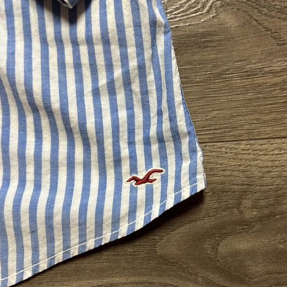Hollister button down shirt - Picture 2 of 4